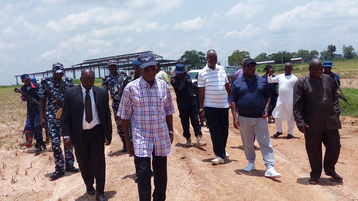 FmardNg's tweet photo. HAPPENING NOW: Hon. Minister @AuduOgbeh on a working visit to $10million Export Ginger Farm in Rijana, Kachia Local Govt Area, Kaduna State. https://t.co/r36zNzPCHP