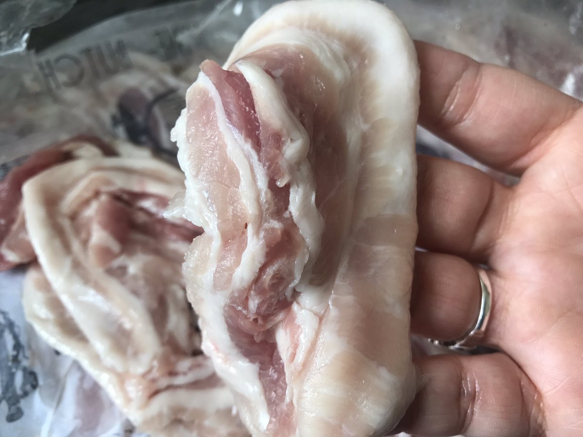 プリヒル姉さん ロンドン魚屋 Twitterren ハムステッドのお肉屋さんで注文していた豚バラ肉薄切り日本の薄切り肉級の薄さでした 通常100g あたりpが100g 1 50でチャージされます 骨を取り除いたりするゆえ価格設定が上がります すぐ冷凍できるように間に引っ付き プリヒル姉さん ロンドン魚屋 Twitterren ハムステッドのお肉屋さんで注文していた豚バラ肉薄切り日本の薄切り肉級の薄さでした 通常100g あたりpが100g 1 50でチャージされます 骨を取り除いたりするゆえ価格設定が上がります すぐ冷凍できるように間に引っ付き