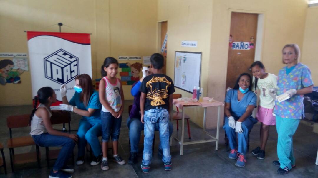ipasmeguatire16's tweet photo. #23Ago Triaje odontológico en la UEN Guatire Seguimos trabajando para el buen vivir de los niños y niñas de la patria bonita. @IpasmeOficial https://t.co/sNSBDjFqmP