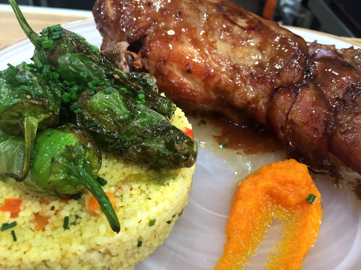 ¿Sin ganas de preparar la #cena de esta #noche?🙈 Hoy te proponemos nuestra Pierna de #cordero 69" con cous cous, zanahoria y Ras el hanout😋