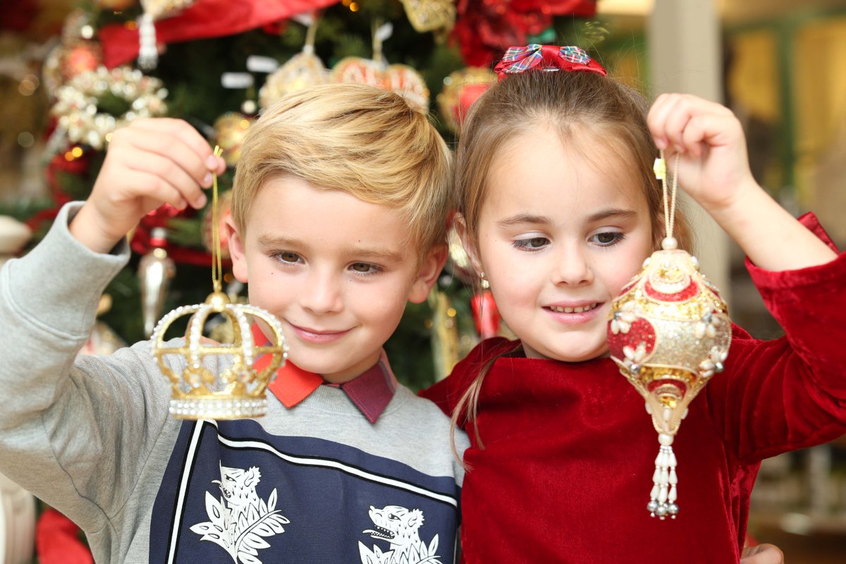 brownthomas's tweet photo. The countdown to Christmas is on! #BTChristmas https://t.co/D5vmoFoTrz https://t.co/CcVaxxxtZk