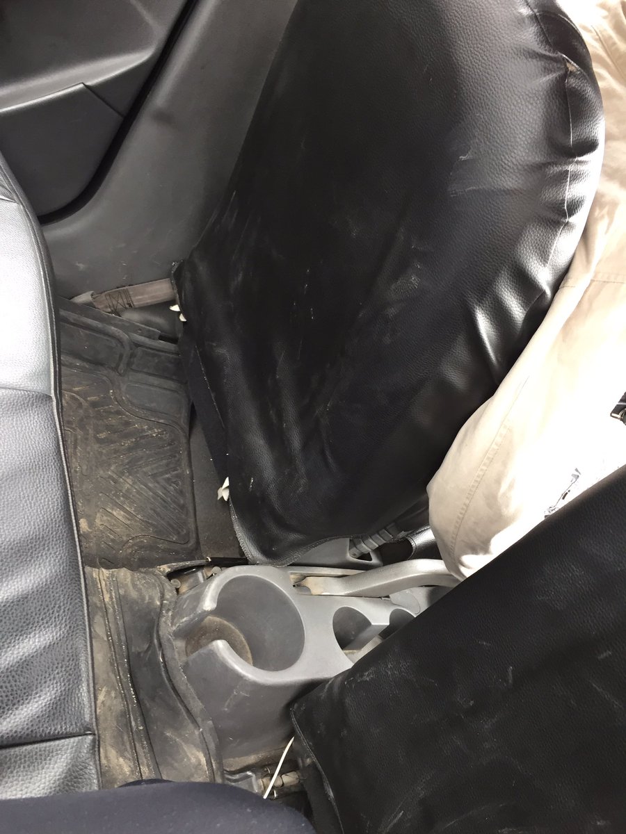 OutputVar's tweet photo. @Uber Este es su Servicio #UBerX?!!! Que clase de parametros de filtros tienen?! Llevan personas o carga? #Desagradable #UberPeru https://t.co/zVOlmE9QTg