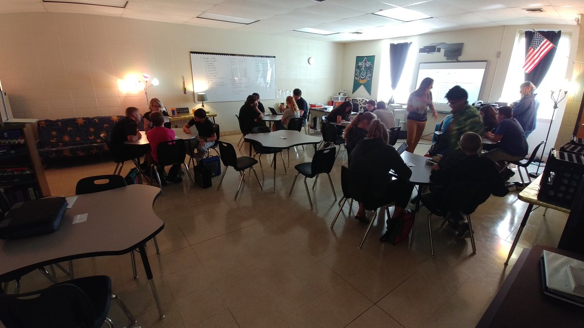jraybarton's tweet photo. Gaines/McCullough 8-CA classes Teamteach Escape Room. #teamwork #pbl @CassvilleSchool #CMSWildcats Kids set rules &amp; accountability https://t.co/KM4iHlTysZ