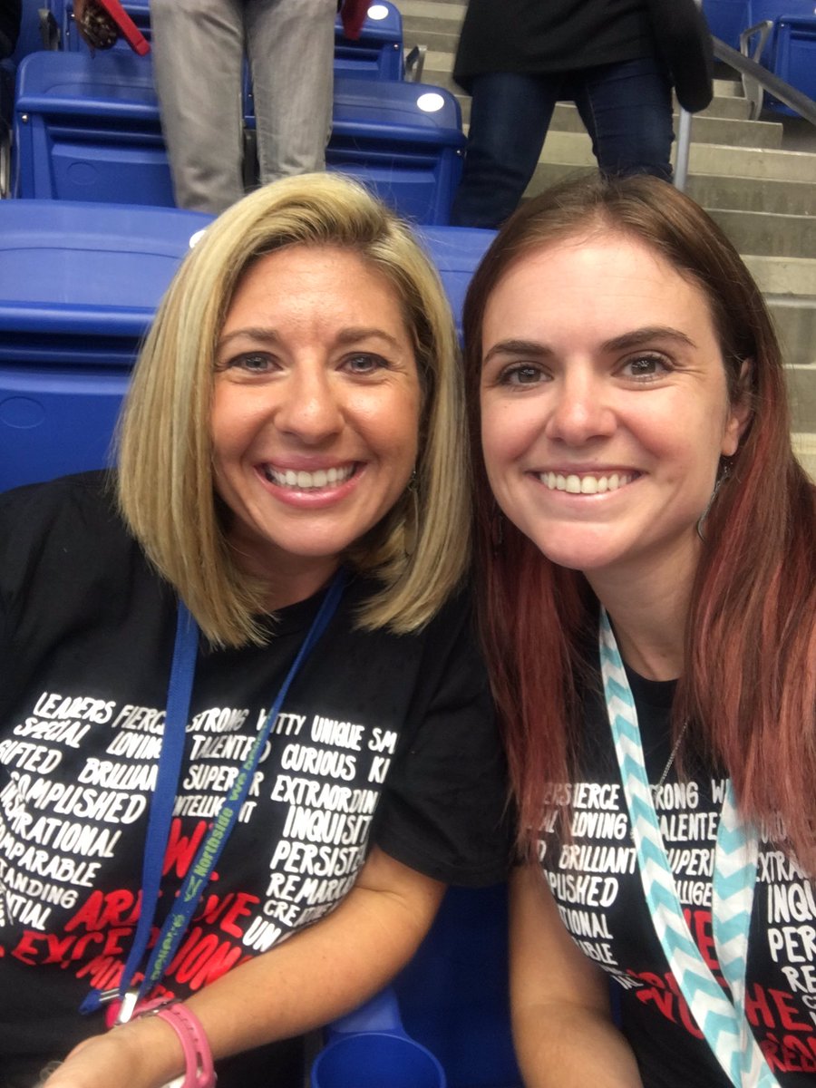 MsZ_4th's tweet photo. #ConvoSelfie @NISDMireles https://t.co/l4Fhdw57u0