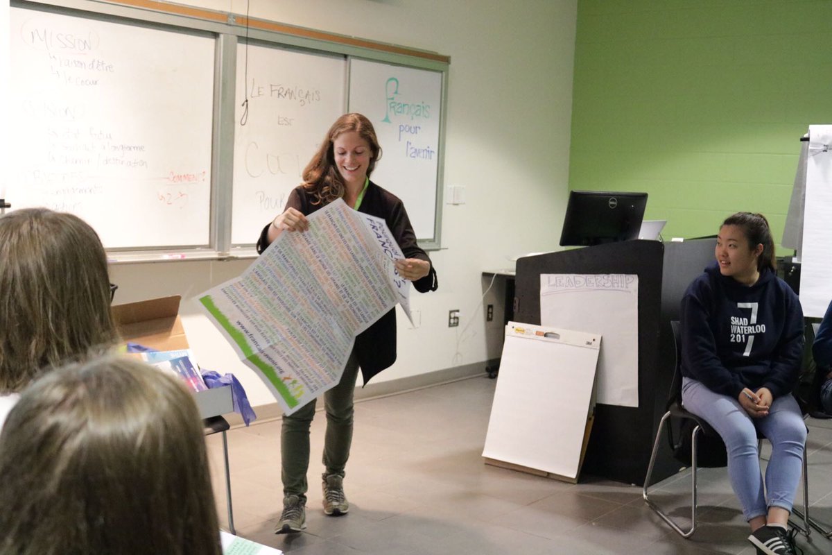 francaisavenir's tweet photo. Nos ambassadeurs apprennent comment organiser une Session franconnexion ce matin ! Pour en savoir plus : https://t.co/ZgZBas6lzy #FNJA2017 https://t.co/1PosLburNK