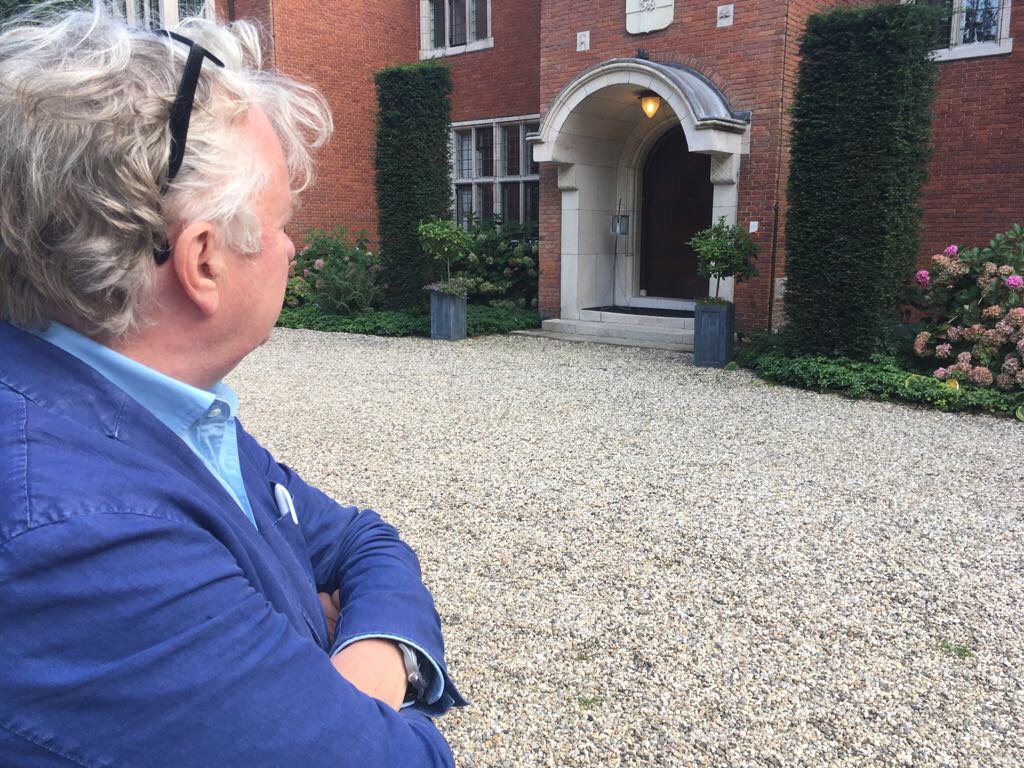 keesboonman's tweet photo. #formatie Morgen meer over weinig, de #keesvlog Nu bij de deur van de IGK @Defensie https://t.co/kJaY6lxC9j