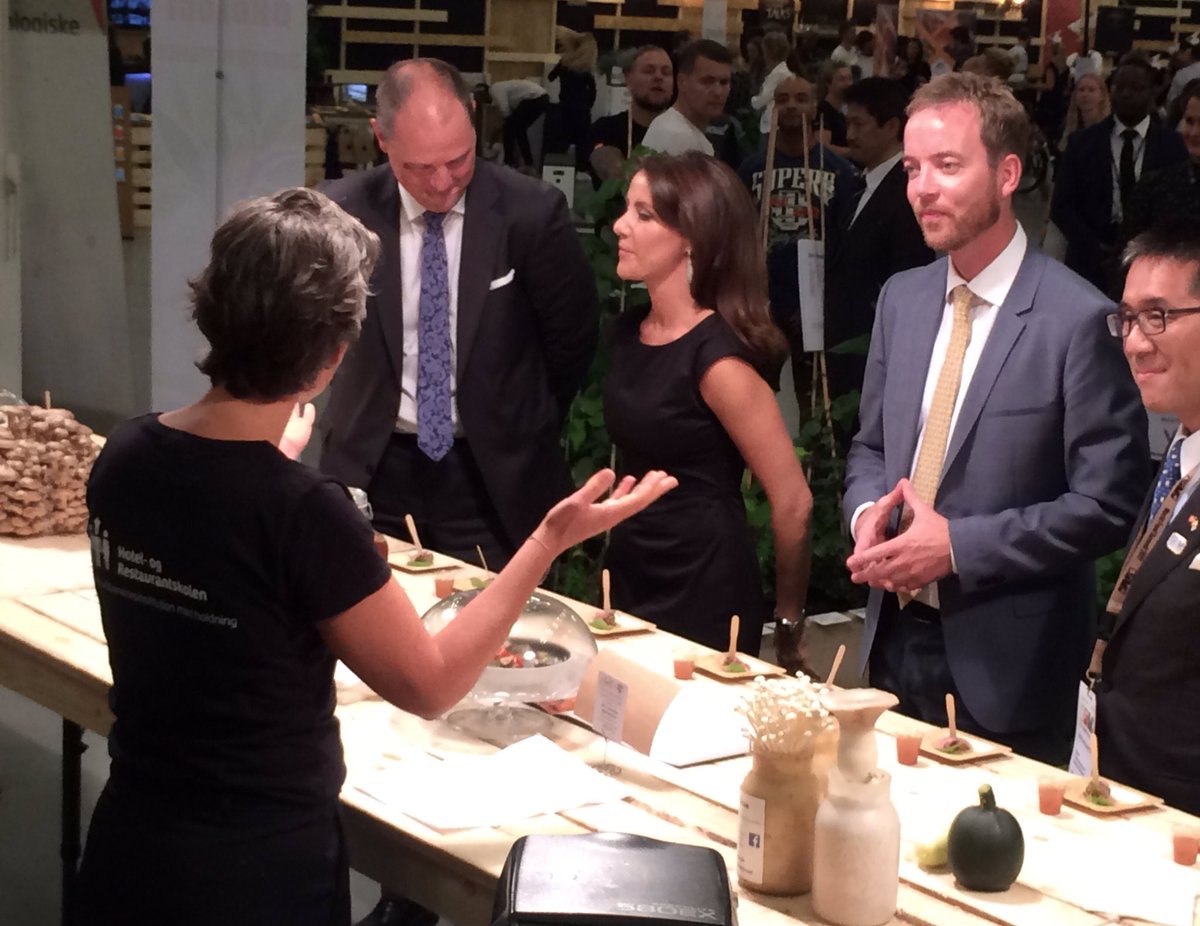 miljoemin's tweet photo. H.K.H. Prinsesse Marie at #BiteCph. #betterfood #dkfood https://t.co/nNPBaX8QUX