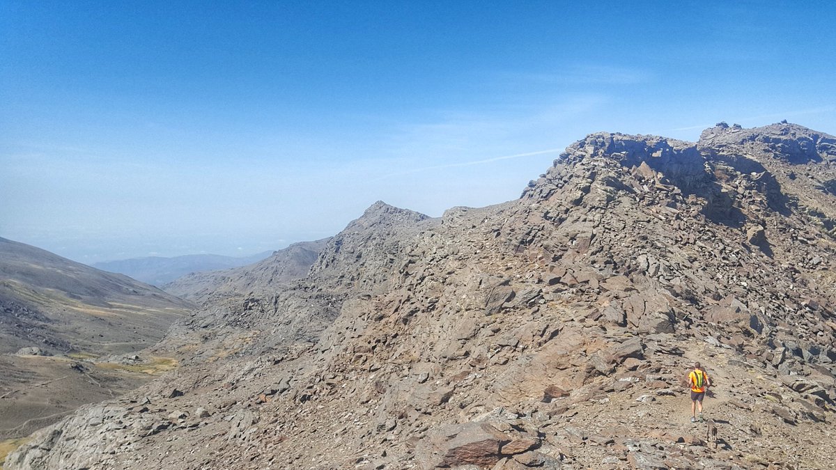 deperezmar's tweet photo. Por los grandes de #SierraNevada menos transitados #tresmiles #Elorrieta #Cartujo @oxigenados @TrailRunningEs @SNevada_Parque #trailrunning https://t.co/PFz75q9YuP