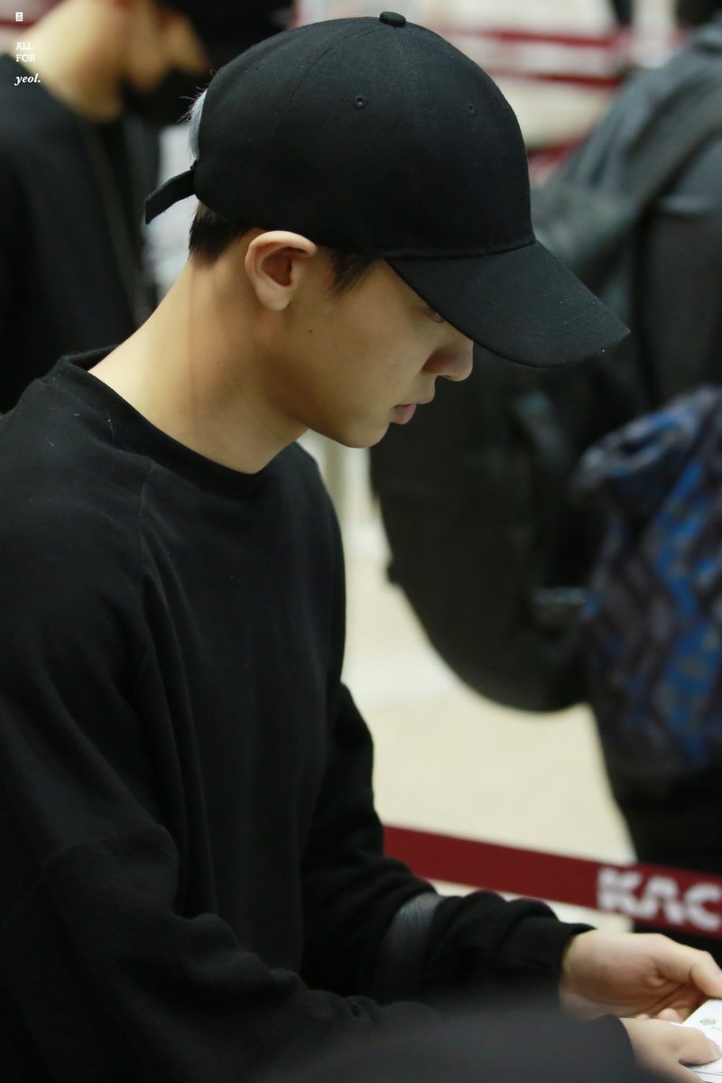ALLFORYEOL_'s tweet photo. #chanyeol 
170824 GMP https://t.co/3xC3XPw9HS