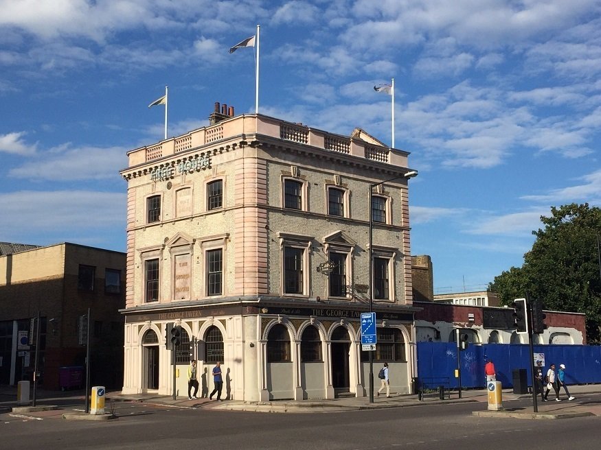 Our pub of the day is <a href="/GeorgeTavernE1/">The George Tavern</a>, which has been around since Chaucer's time buff.ly/2xv7eRR