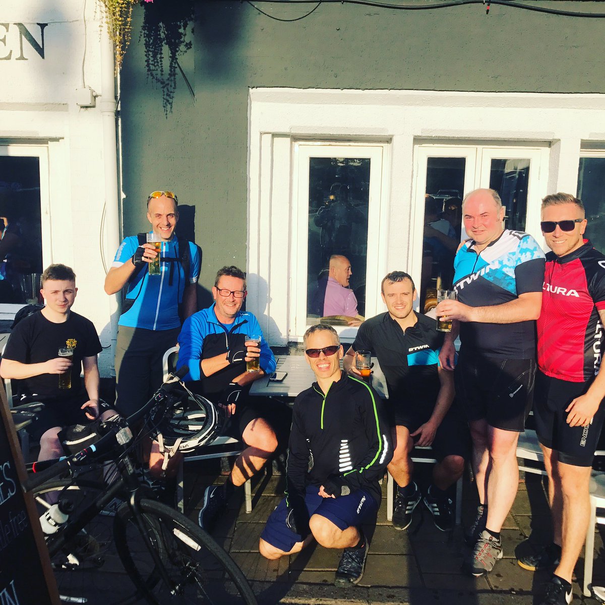 robbo5099's tweet image. Another fun evening training with some of the @FKGroupUK charity bike crew 🚴😄🍺☀️ #oneweektogo #tosh @braintumourrsch