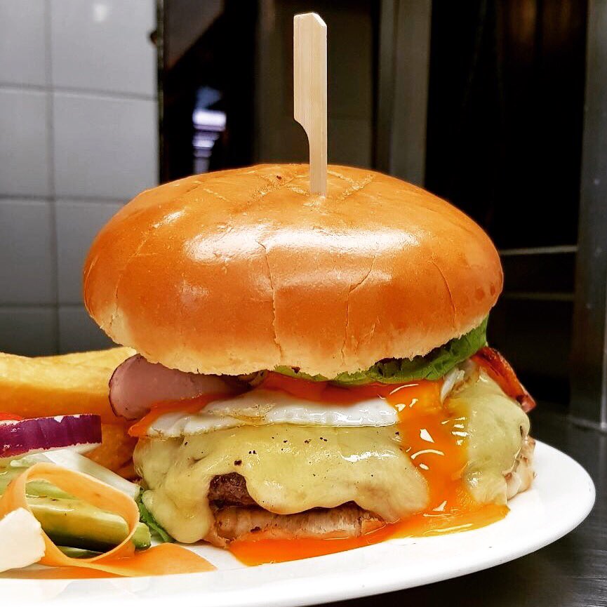 What's for tea?? #nationalburgerday #allthetoppings #100%beef #cheese #bacon #egg #seeyoulater? #localpub #chesham #thechilterns