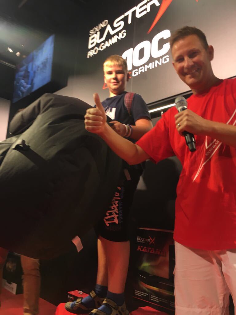 _Relaxed_Gaming's tweet photo. #winingboy#michael#gamewarez#relaxedgaming#cosmiclightning#gamescom https://t.co/XW1Wn3mn32