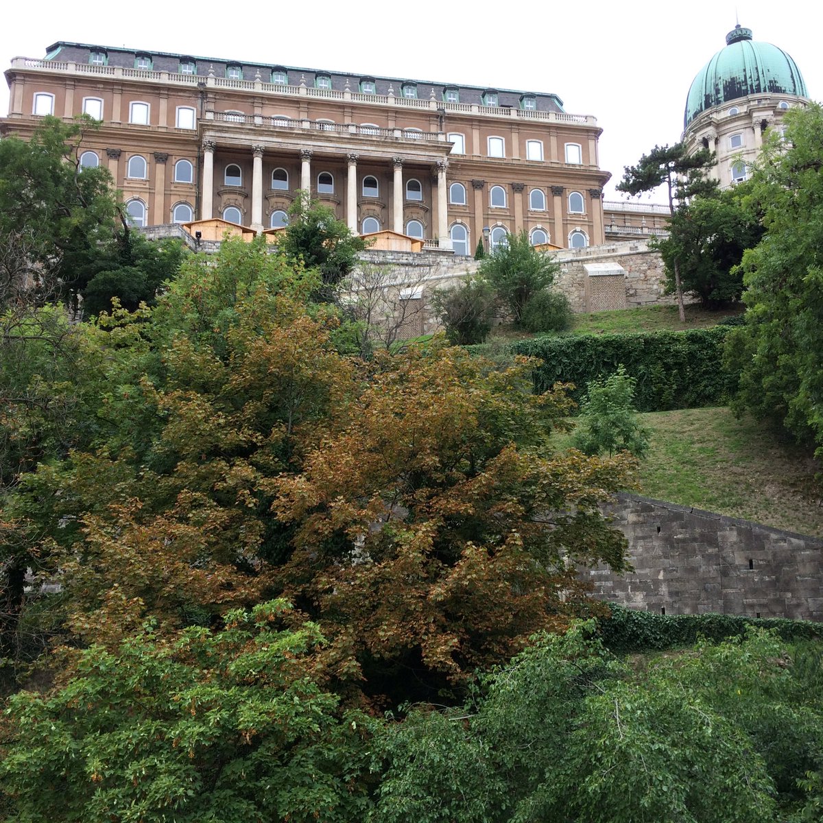 SutherlandIan's tweet photo. Stunning architecture #Budapest https://t.co/o1JxxK5zJ0