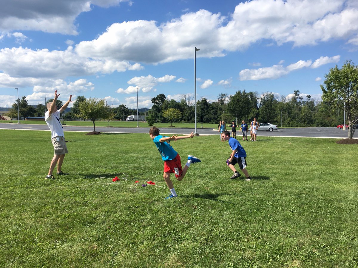 NMS_PolarBears's tweet photo. At Transition Day, Ss and Ts collaborated for some fun team-building activities! #nycsdstory #teamworkmakesthedreamwork https://t.co/P6fB9s0JM1