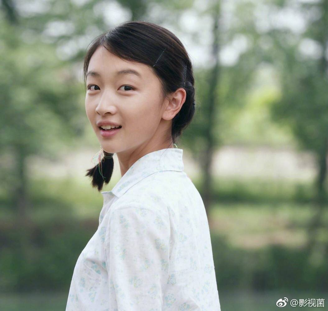 2010년 장예모 감독의 영화《山楂树之恋》산사나무 아래 의 풋풋했던 두 주인공 주동우.두효