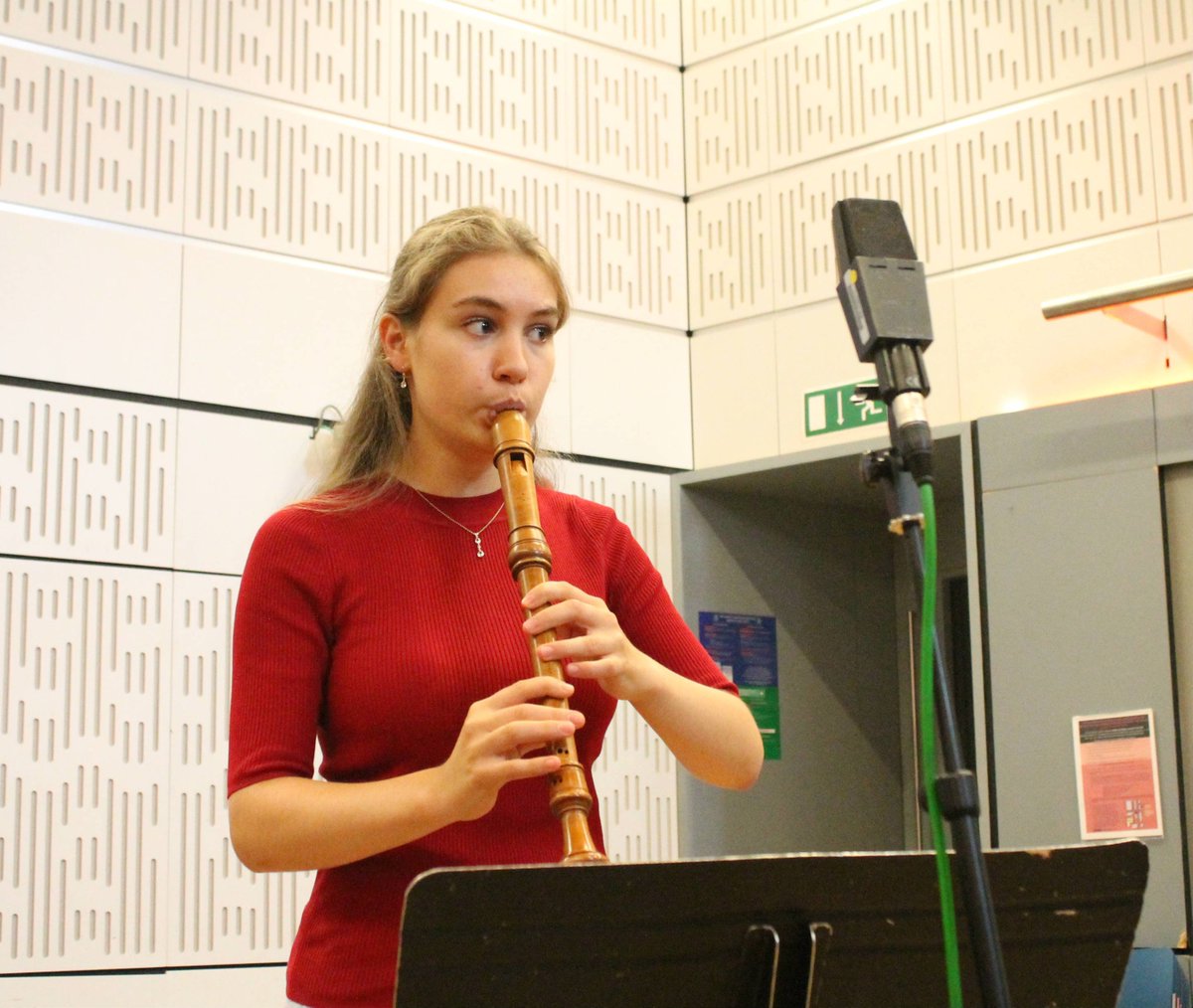 Welcome to <a href="/luciehorsch/">Lucie Horsch</a> making her live debut on In Tune today and making us all feel old and inadequate! 👵👴

bbc.co.uk/programmes/b09…