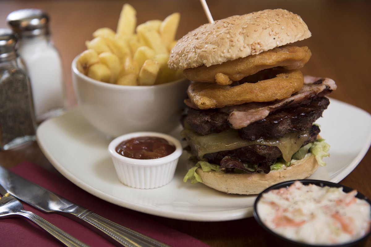 Celebrate national burger day with our delicious Castle Tower burger 🍔🍽👀 #NationalBurgerDay #doubleburger #GCSEResultsDay2017