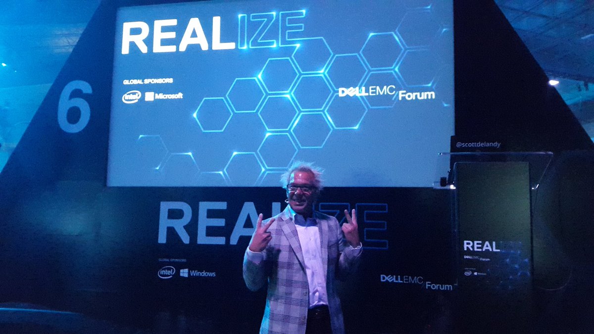 ejmontest's tweet photo. Mr. @scottdelandy ready to rock with #xTremIO #AllFlash #1 Storage Solution @DellEMCStorage #GetModern #EMCForum #Mexico @DellEMCMX https://t.co/RiEyB5934L