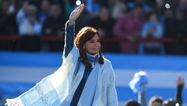 Gregoriodalbon's tweet photo. #Gana ... Siempre te lo dije y #Ganó!! Nunca, Nunca te rindas! @CFKArgentina https://t.co/nvTbGVs5bN