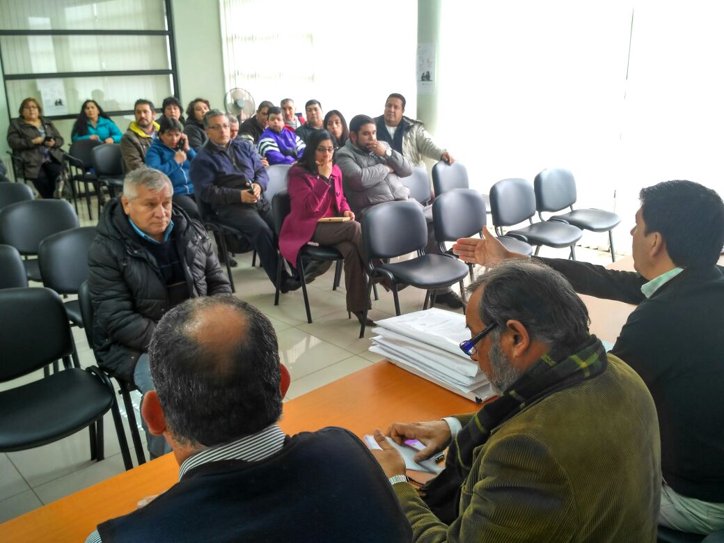 MOPBiobio's tweet photo. En #Contulmo se realizó esta mañana la revision de ofertas economicas de las empresas q postulan a mejorar la ruta hacia cruce Pata Gallina https://t.co/phWWpkp1Gg
