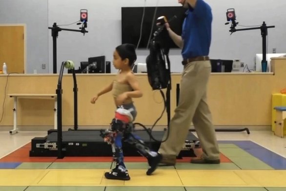 sciam's tweet photo. Robotic exoskeletons show promise as tool to help kids with cerebral palsy walk easier https://t.co/2fULNCFFdv https://t.co/WwCg0q1H0o