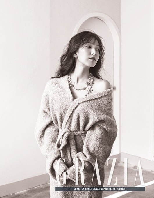 Novemberr5th's tweet photo. 보아와 흰색. BoA with White. #17yearswithBoA #보아야17주년축하해 https://t.co/ooEzuzyPoP