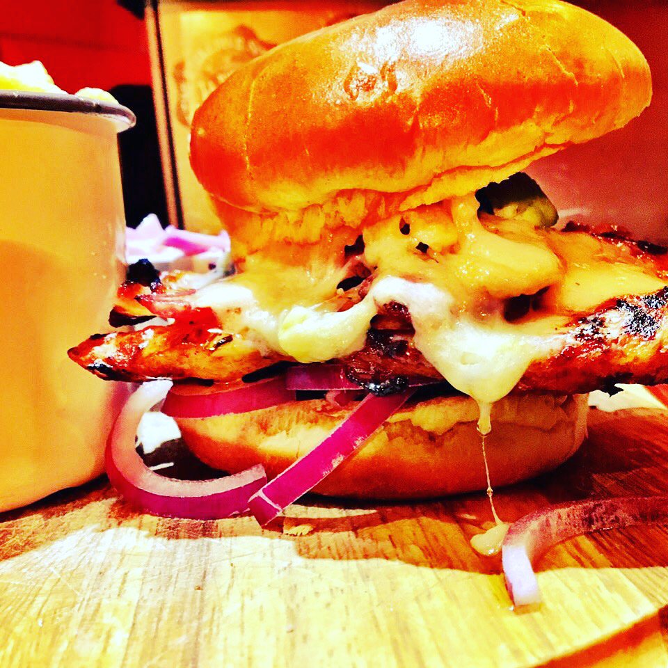 What do we want? #burgers when do we want them? Now✔️😘 #nationalburgerday <a href="/JiveBattersea/">Jive Battersea</a> <a href="/nnbattersea/">Battersea SW11</a> <a href="/StJohnsHill/">St Johns Hill</a> <a href="/sw4/">News from SW4</a> <a href="/LoveBattersea1/">Love Battersea 🇺🇦</a>