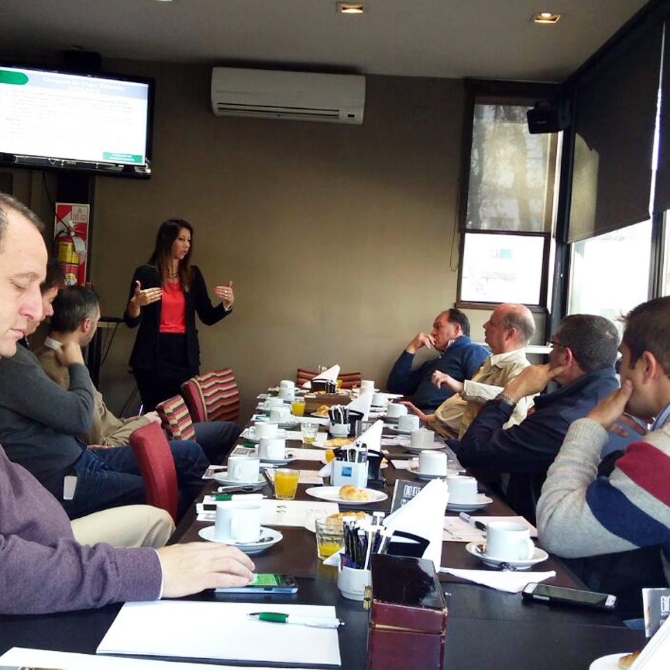 aderpemza's tweet photo. Participamos de un nuevo Desayuno de Trabajo junto al asesoramiento empresarial de @nixvalores #AderpePyme - https://t.co/oYrjtgPmC4 https://t.co/kQysO3hnuo
