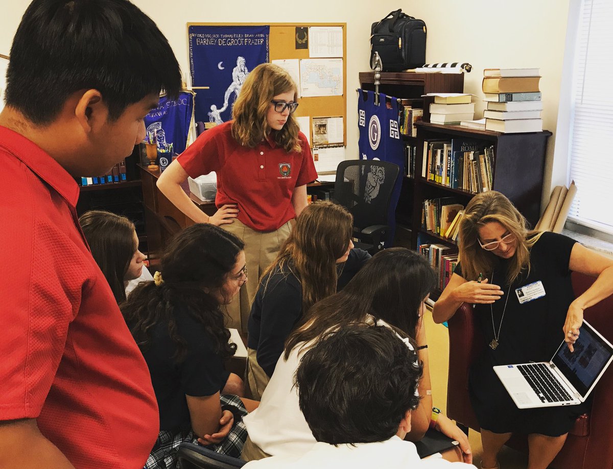 TGSyearbook's tweet photo. Thanks to @TBReddeck from @HJYearbook for visiting our class today &amp; discussing eShare, infographics, &amp; color swatches! 

#yerd #pantone https://t.co/1ToHHoi35m