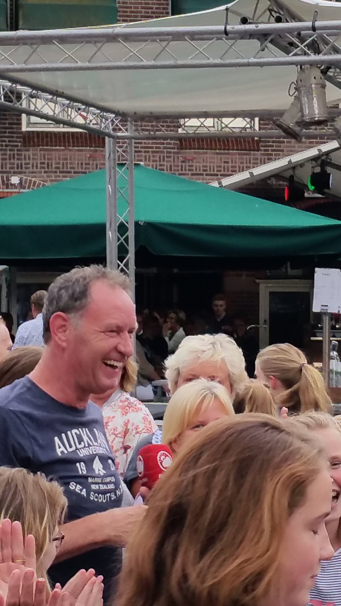 B_Visschedijk's tweet photo. En de groeten van ..  #sbs6 #boeskool #oldenzaal @Elskooij https://t.co/85cMCJodNR