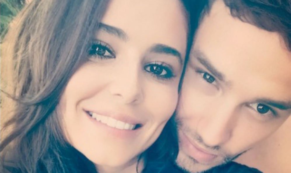 Alistinsider's tweet photo. Cheryl and Liam Payne are just the cutest with their latest selfie https://t.co/W8I7eLIQT9 https://t.co/80AZTfLhvF