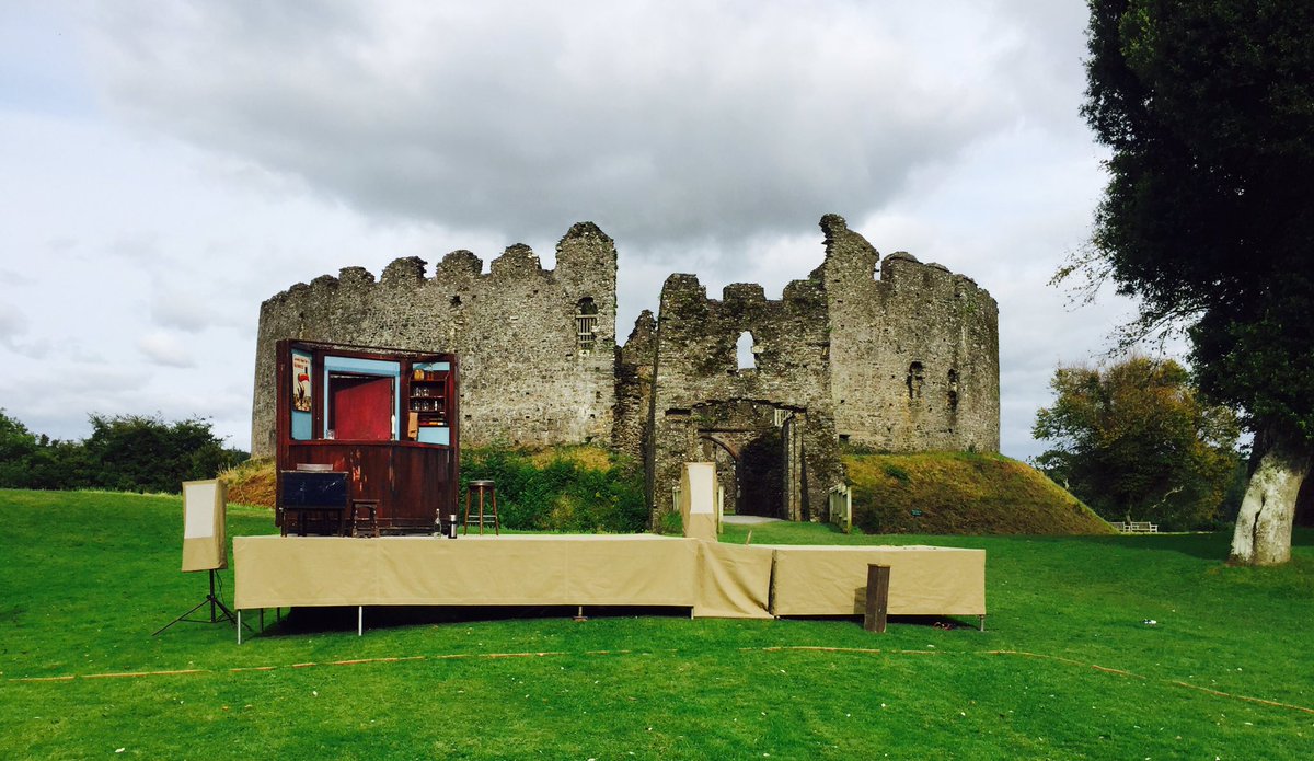 MiracleOnTour's tweet photo. Beautiful backdrop of #RestormelCastle #Lostwithiel for tonight's show! @MiracleTheatre #cornwall #theatre #castles #thirdpoliceman https://t.co/fiFRB5B8Q7