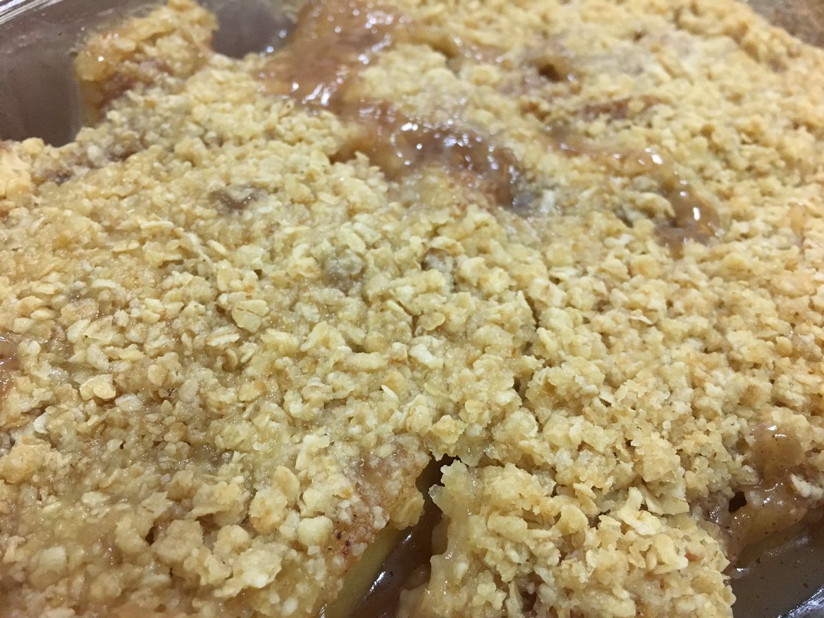 heiheimei's tweet photo. Apple Crisp! 🍎 #perstaym #bakermode https://t.co/k1zNUkOyNg