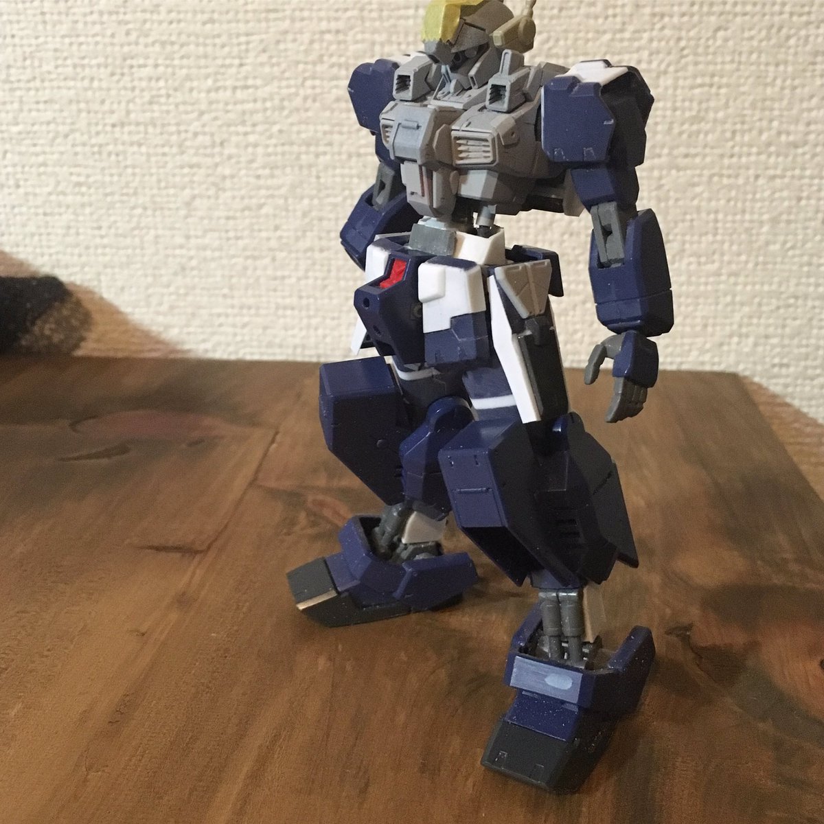 key_gundam_tw's tweet photo. 藍沢「脚を切る。」
藤川「え😳ココで?」
黒田先生「そうだ〜。」
スネを切り落としました。
そして。。バランスがわからんようになってきた💦
・
#ガンプラ #gunpla #アドバンスドヘイズル #アドヘイ #advancedhazel https://t.co/bXABFV3yeM