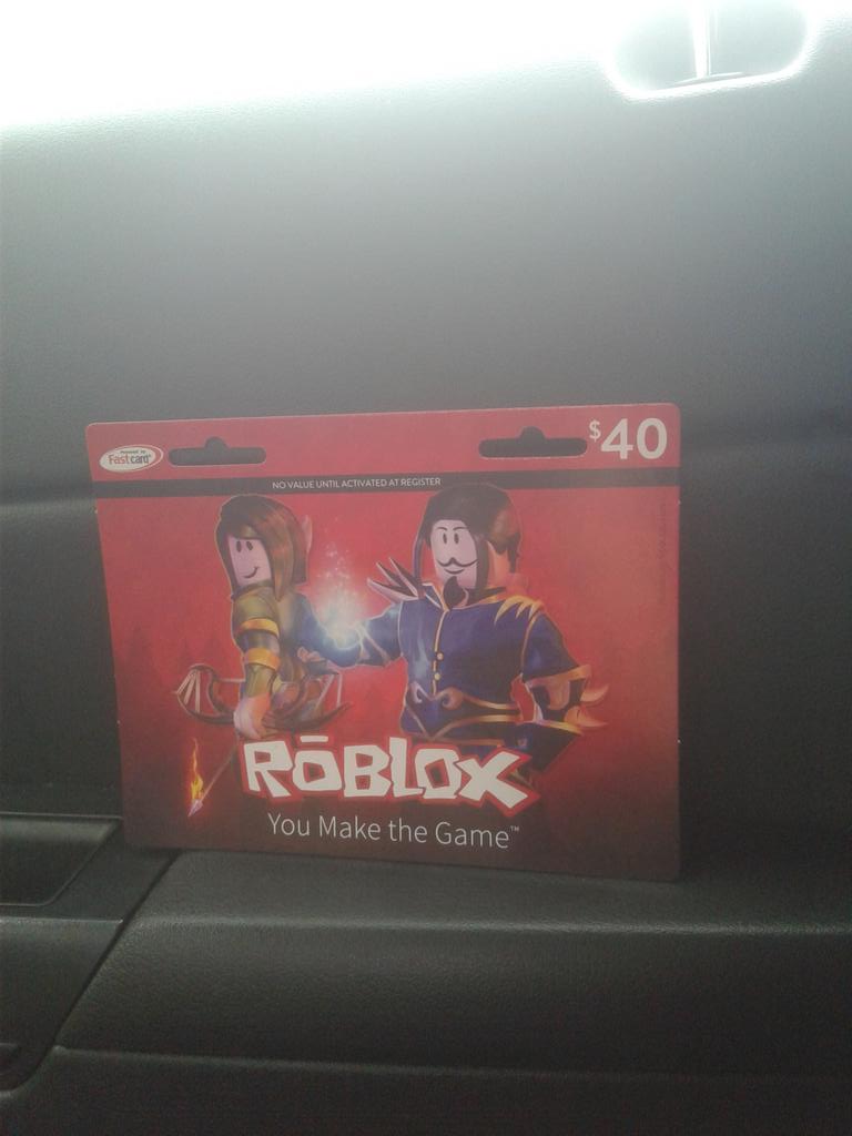 TheaAndCrainer_'s tweet photo. Just bought another robux card!! This time it's 40$ worth https://t.co/Fx0Fh8myhg