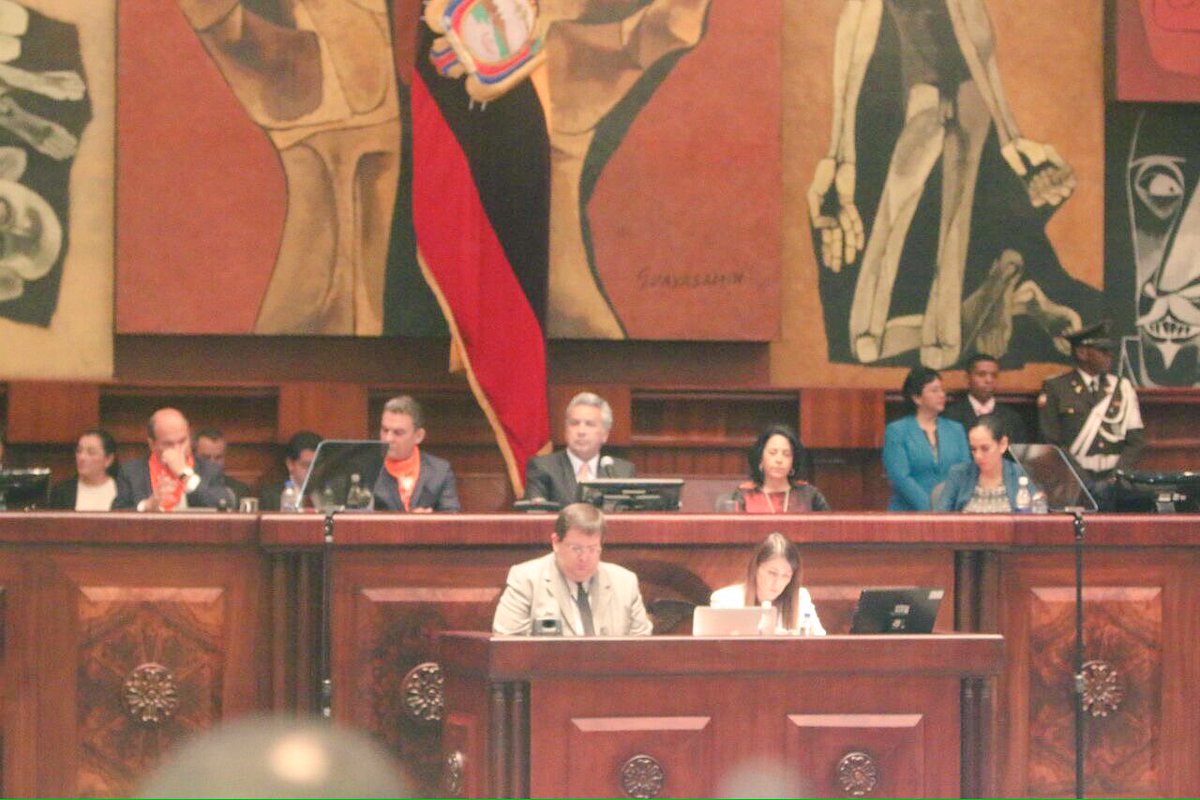 CampanaPablo's tweet photo. Participamos de esta gran iniciativa junto a @Lenin en apoyo a las mujeres. ¡Porque todos nos merecemos una vida digna! #EcuadorNiUnaMenos https://t.co/8hJ966gWRP