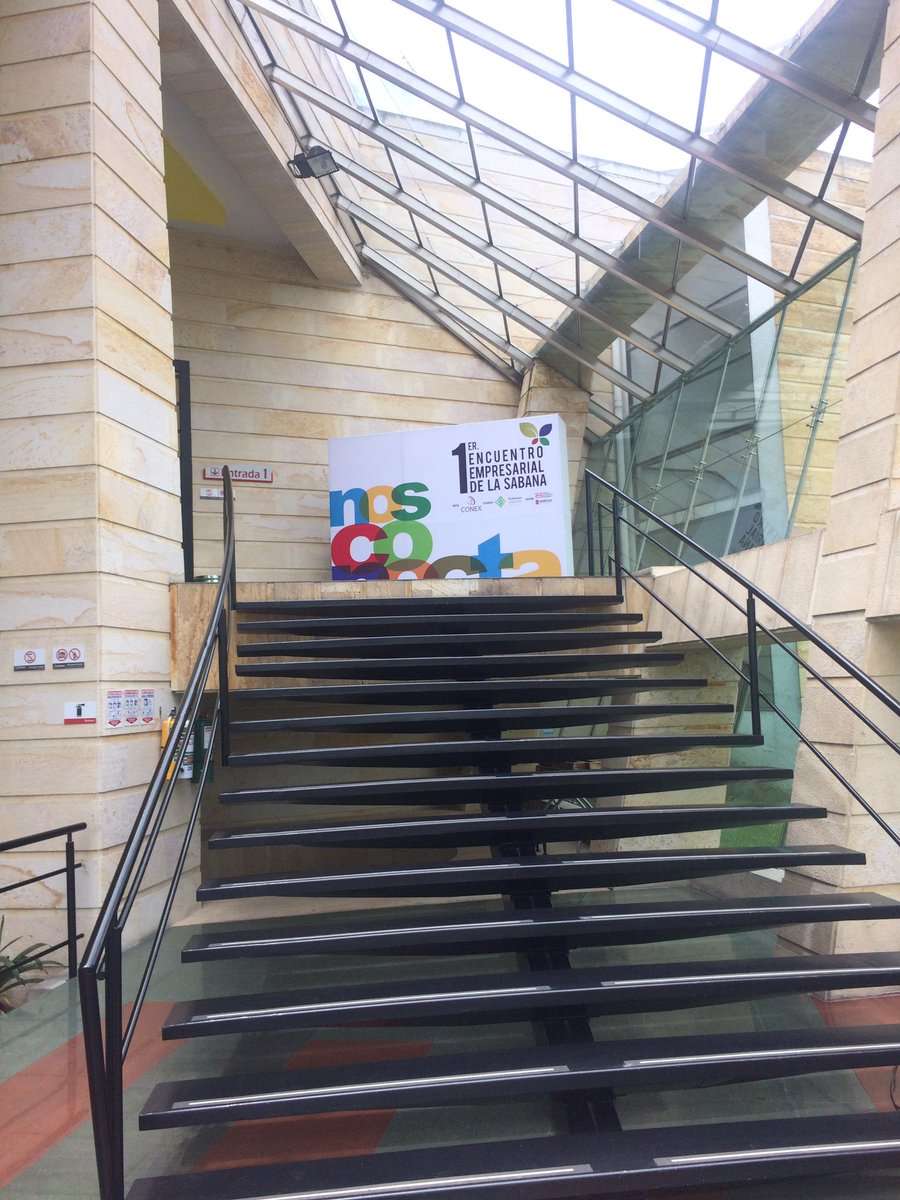 C0BARREC's tweet photo. Asistiendo al 1er encuentro empresarial de la sabana con Fotos académicos, muestra empresarial y rueda de negocios en #unicoc por @eesabana https://t.co/kYeMpcGQFh