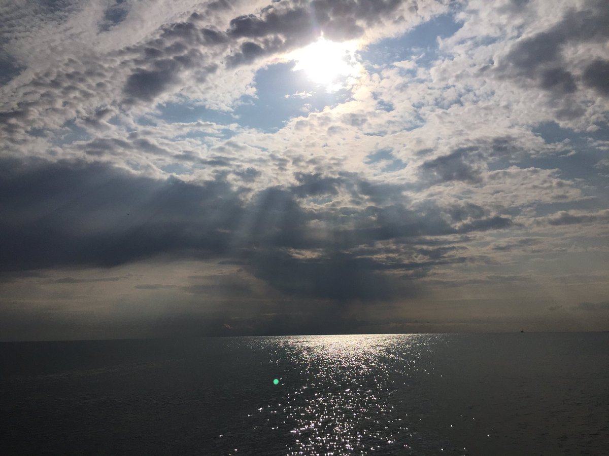 Edith_Simonzade's tweet image. #ThursdayThoughts #lakemichigan #Serenity #lakelife
