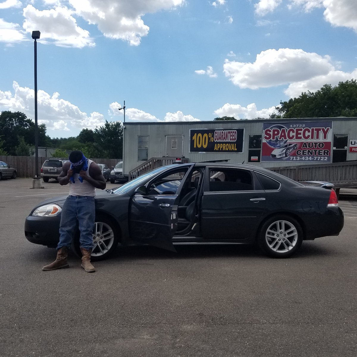 SpaceCityAuto1's tweet photo. CONGRATULATIONS ON YOUR NEW RIDE WE HOPE YOU ENJOY!! #SPACECITYAC #WHEREYOURRIDEBEGINS #WEGETYOURIDING https://t.co/IhL0K9F8pV