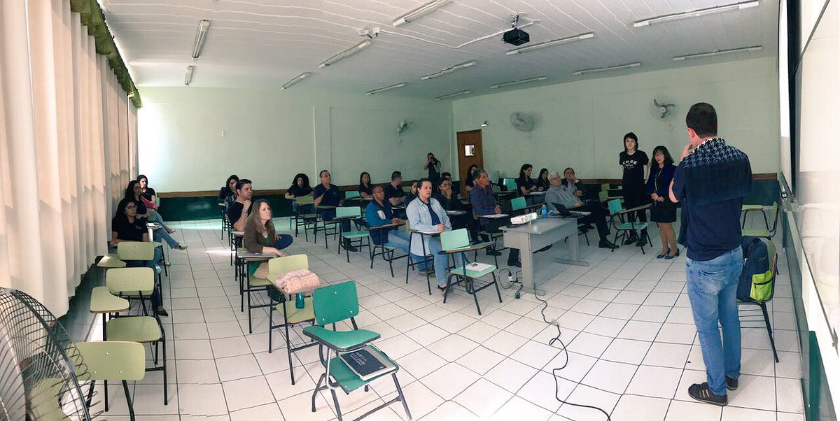jbcolombo's tweet photo. Workshop from #CSCBrasil22 at @PatrulheirosCam during their assignment in #Campinas @citizenIBM @IBMCSC https://t.co/vXdL9NVNRu