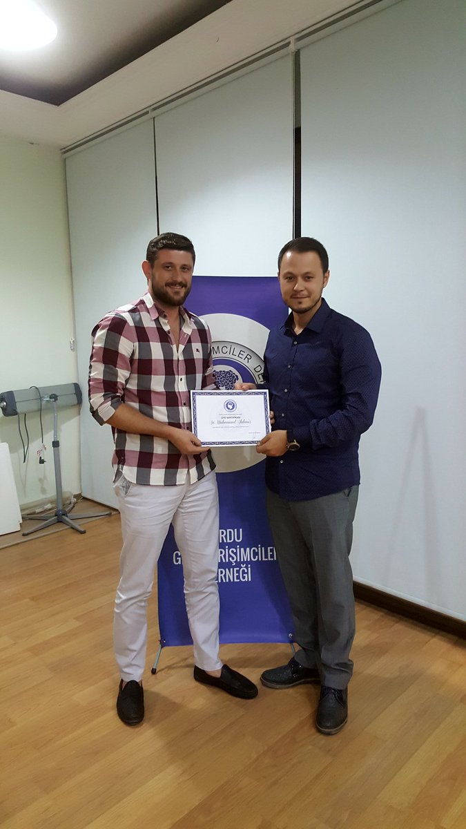oggdernegi's tweet photo. OGGD Başkanımız Samet AKTAŞ derneğimize yeni üye olan
Sezgin ERGÜN ve Muhammed AKDEMİR' e OGGD Üye Sertifikalarını takdim etti.
#OGGD #ÜYE https://t.co/6pOsytU3Hd