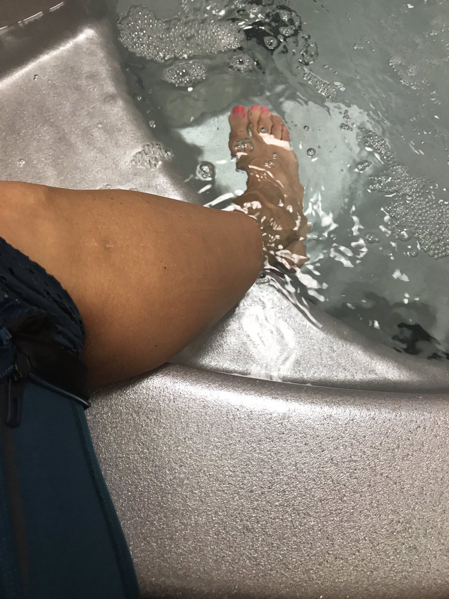 NickiCollen's tweet photo. Yup sometimes even coaches need the cold tub!!! #badlystubbedtoe #triedtoguardAlyssaThomas #shouldnthave https://t.co/uoVHT0jHGB
