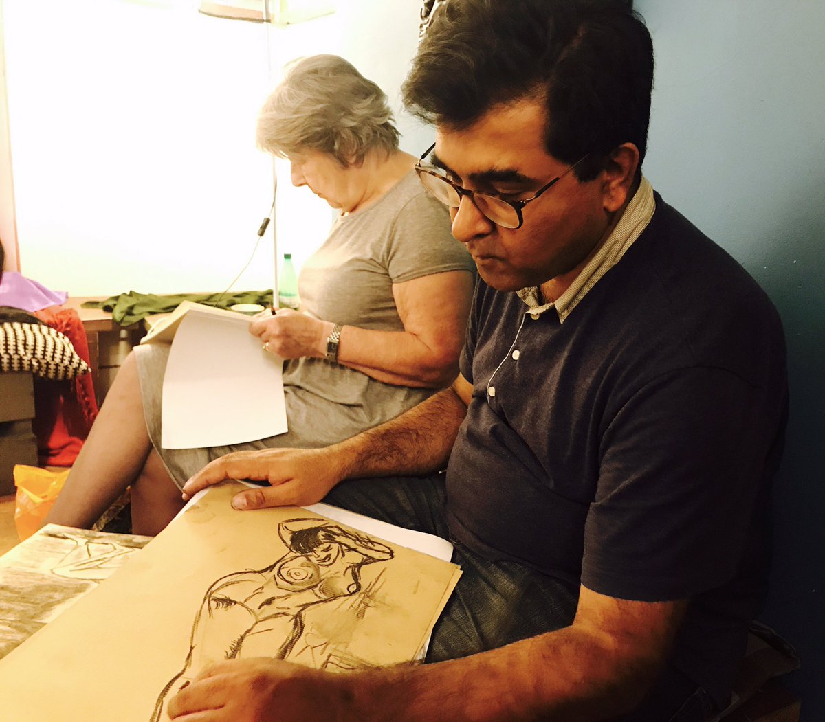 londonartdraw's tweet photo. #life #drawing #art #creativity @BlightyUKCafe 7-9.30pm #London #FinsburyPark #2night drop in 2 this #friendlygroup
https://t.co/GyJ3bwcz2k https://t.co/Zw2js8A8SS