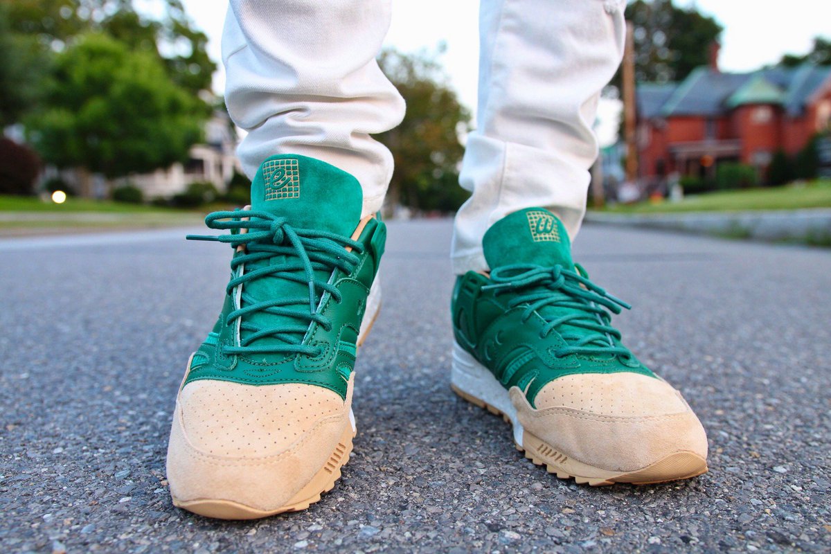 SauconyOrigs's tweet photo. Read more about the inspiration behind @EddieWinKicks 's #OriginatorsOnly collaboration on the #GridSD here ➡️ https://t.co/YY5CPppFHg https://t.co/7c9jepxtDG