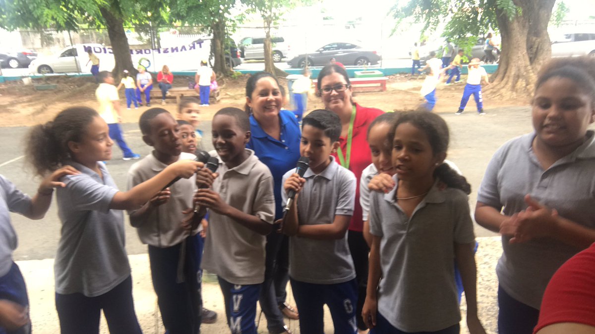 ymariaaviles's tweet photo. #karaoke #learningbysinging @ritabarretodire @TeamGVM @SecEducacionPR @EDUCACIONPR @Gvm50Ortiz https://t.co/Xn7UIq7oJB