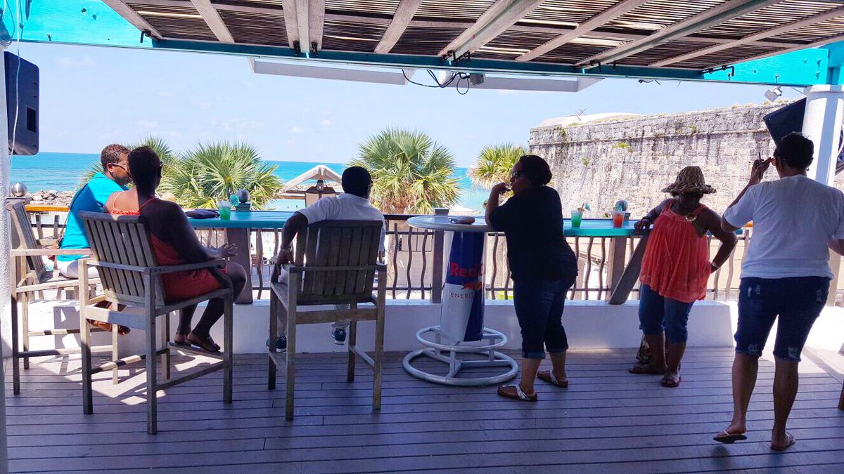 touristtuesday's tweet photo. Views.
#touristtuesdaybda
#westend
#barbounce
#howwesummer
#summer17
#Bermuda https://t.co/WdBpSnA0eP