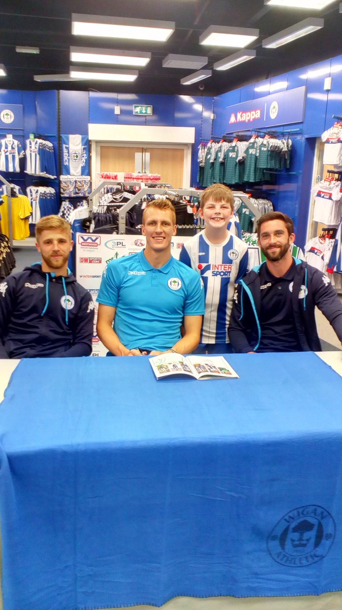 lisahill1981's tweet photo. @LaticsOfficial @Danburn3 @LaticsCommunity thank you for the autographs 😀⚽ up the tics. https://t.co/0RboxiIUkA