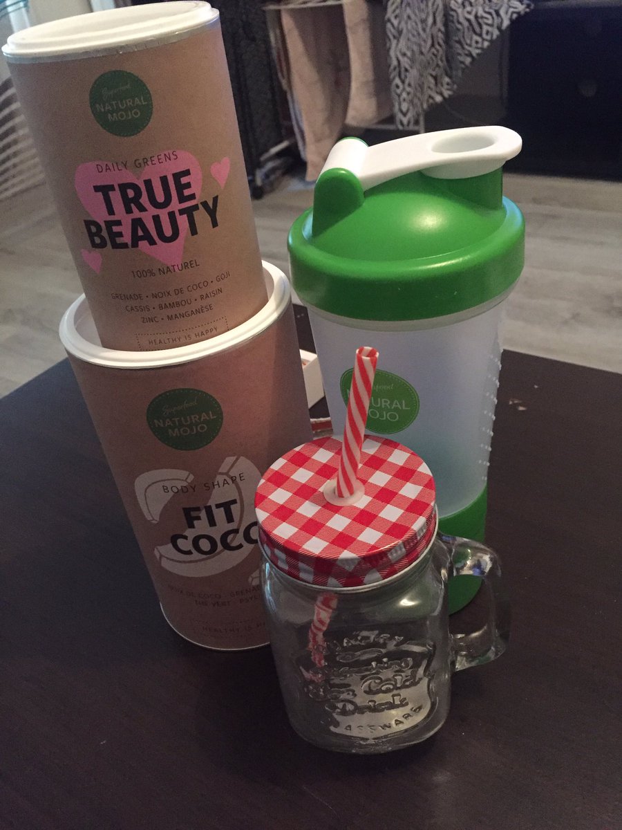LoryHatt's tweet photo. Commande #Naturalmojo bien reçue 🥛🍇merci pour le code promo @carlamoreau_ 😘❤️ #Fitcoco #Truebeauty https://t.co/e9VTjvVn2u