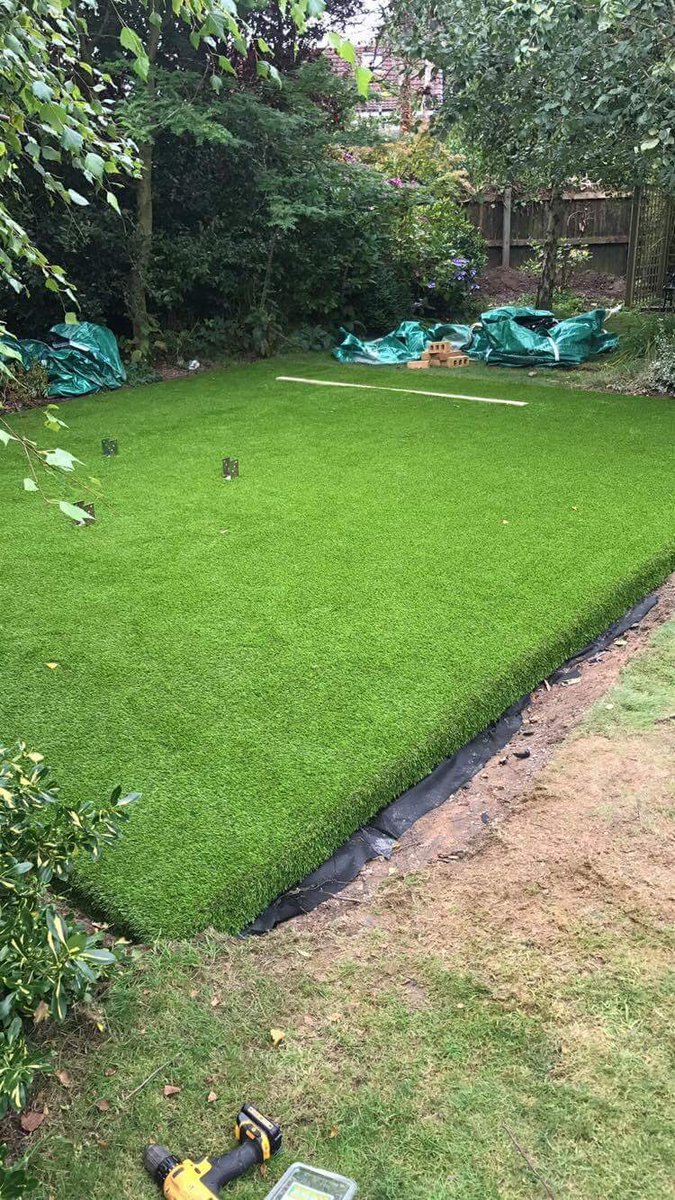 turf_artificial's tweet image. Lovely installation of Lush turf from @HiTechTurf with shockpad for fall protection also clients own groundwork #artificialgrass #wirral